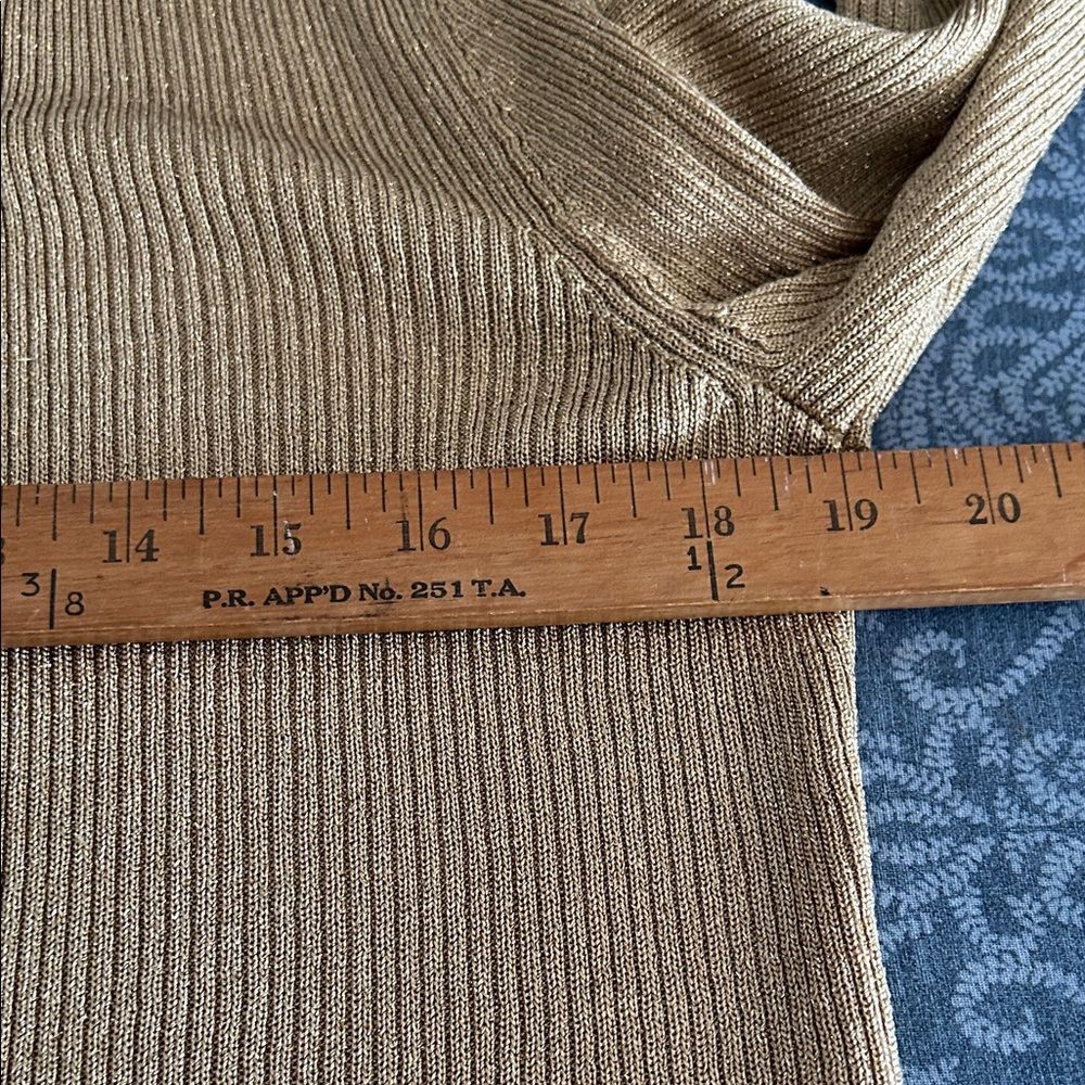 Lauren Ralph Lauren Vintage  Gold Metallic V-Neck Button-Up Women's Sweater - Picture 6 of 8